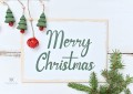 tabliczka z napisem Merry Christmas