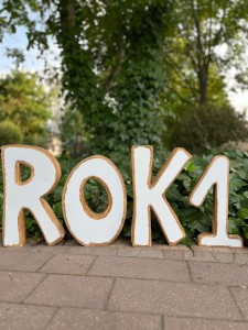 Napis  ROK1  drewniany 38cm biały  postarzany 